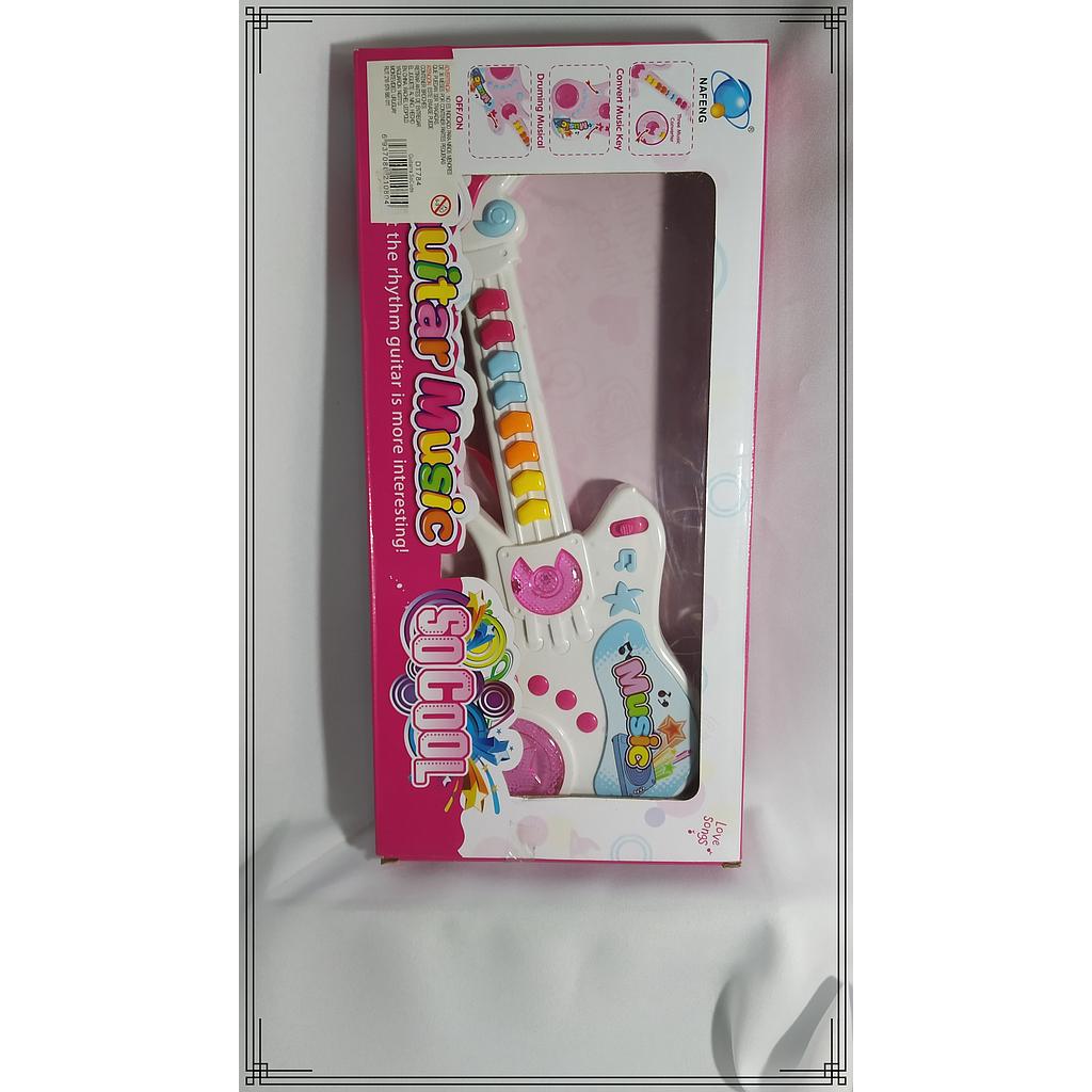GUITARRA A PILA NENA EN CAJA